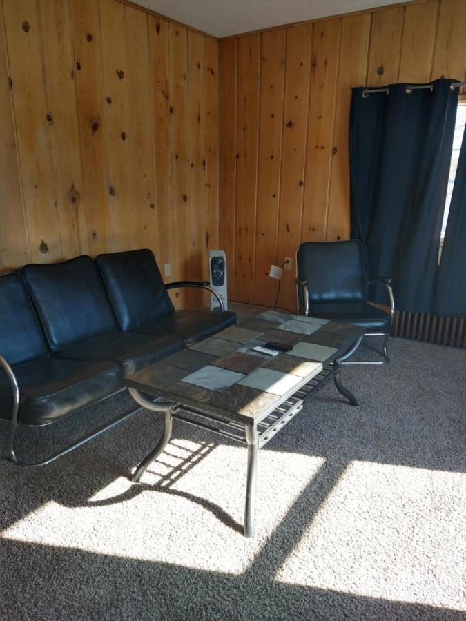 Caribou Lodge And Motel Soda Springs Exteriör bild