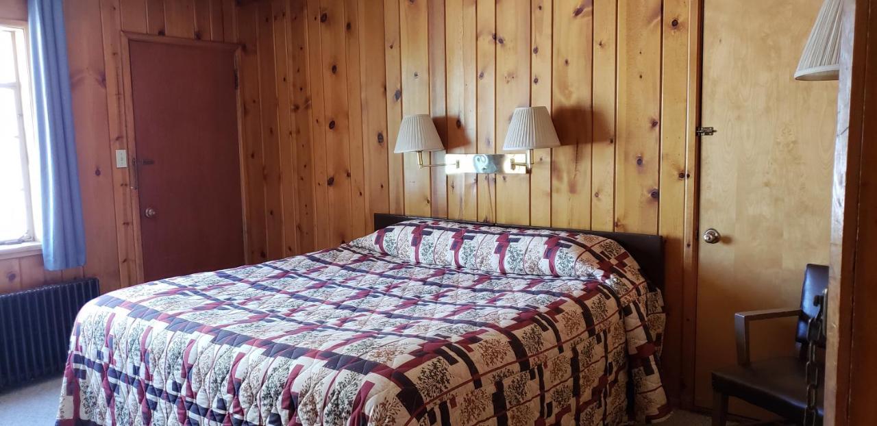 Caribou Lodge And Motel Soda Springs Exteriör bild